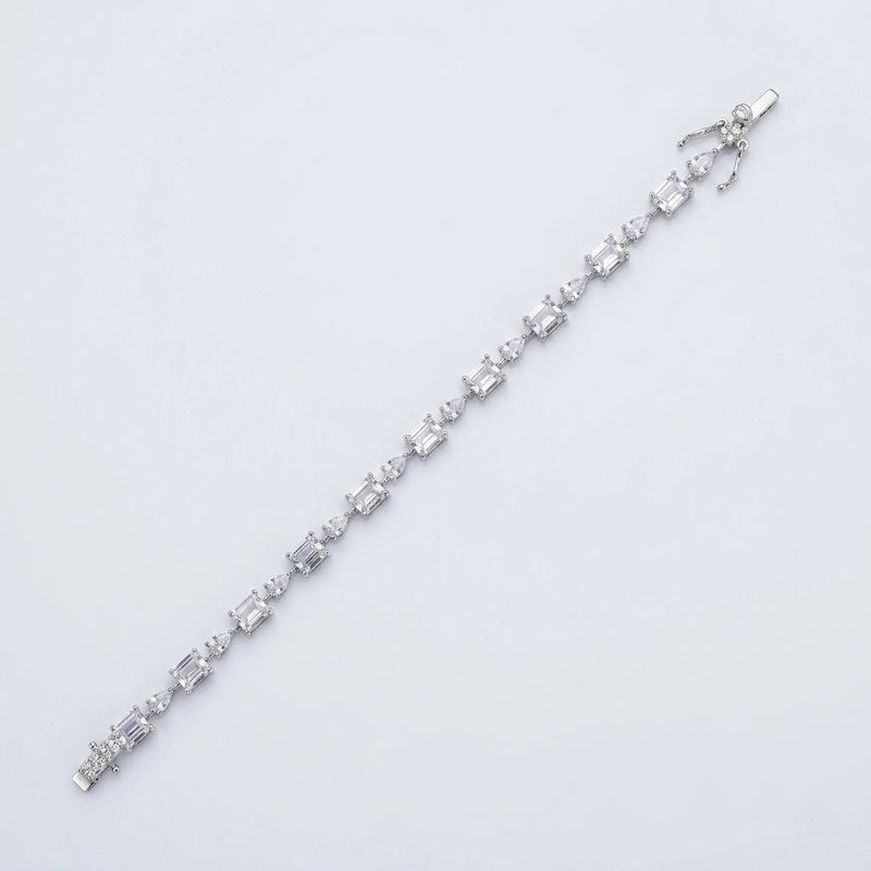 Emerald-cut crystal link bracelet in 925 silver, straight bar clasp