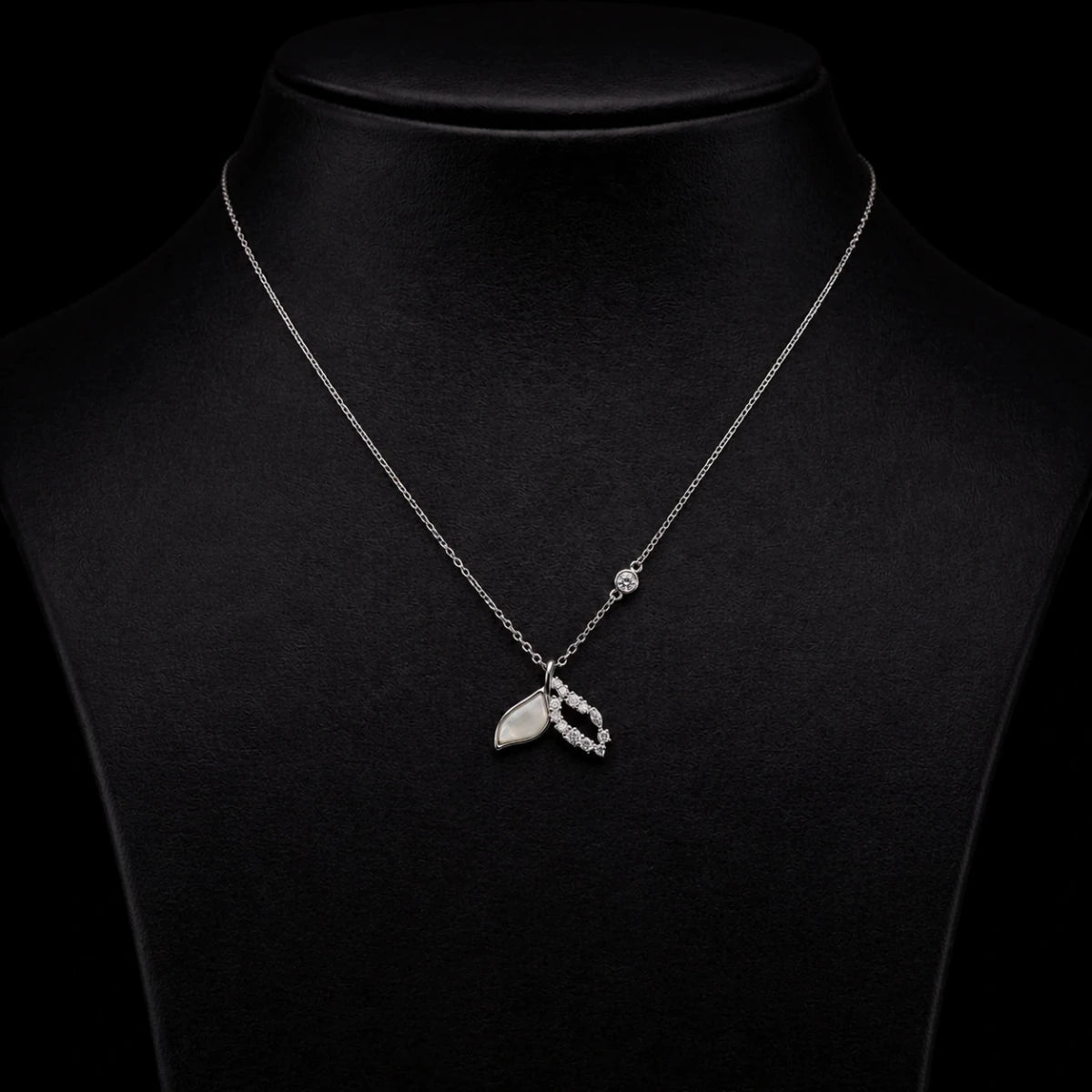 Luna Leaf Elegance - Silvorn India