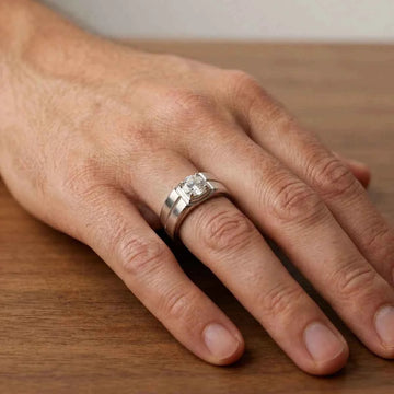 Men’s Classic Solitaire Silver Ring with Round-Cut Stone
